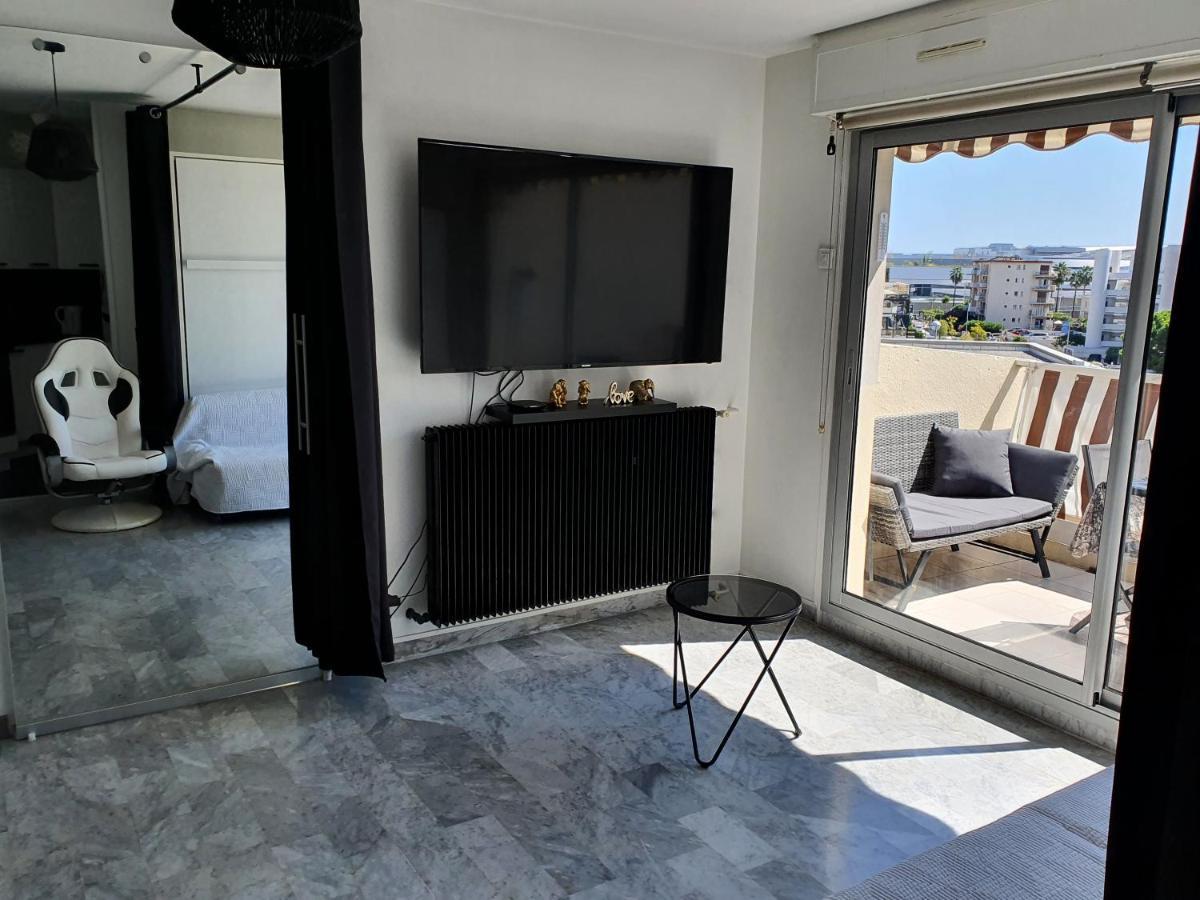 Superbe Appartement Plage Saint-Laurent Du Var Екстериор снимка